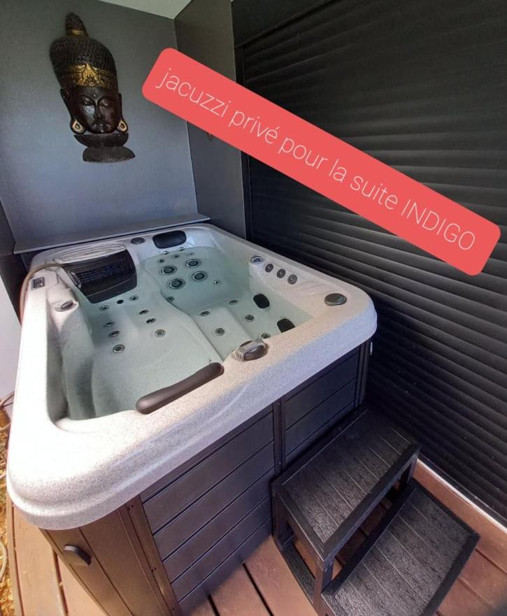 Suite Indigo Jacuzzi Prive Piscine Vue Mer Acces Cuisine Laverie 圣皮埃尔 外观 照片